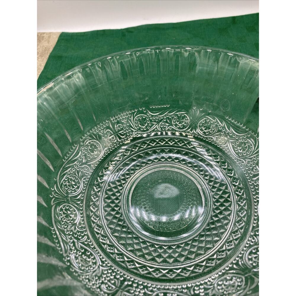 Vtg KIG Malaysia Fleur de Lis Pressed Glass Trellis Serving Bowl. 7.5”X 3” - Picture 4 of 12